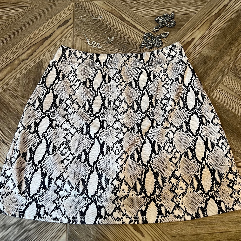 Taylor Swift Eras Tour Reputation-inspired skirt